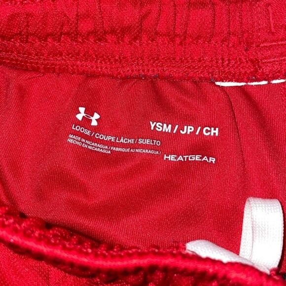Set of 2 Under Armour Boys Shorts YSM Red - Picture 2 of 2